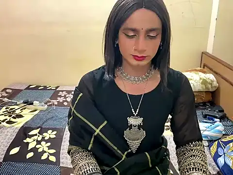 LuvLayla online show from 19, 12, 2025