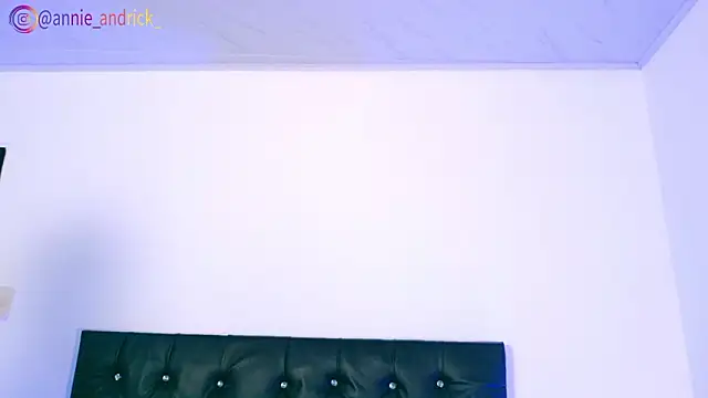  leda swan  online show from 26, 2, 2026