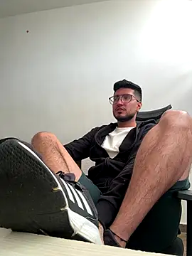 bryXonStorm online show from 5, 10, 2025