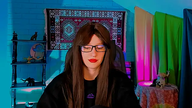 AliceWelch  online show from 17, 10, 2025