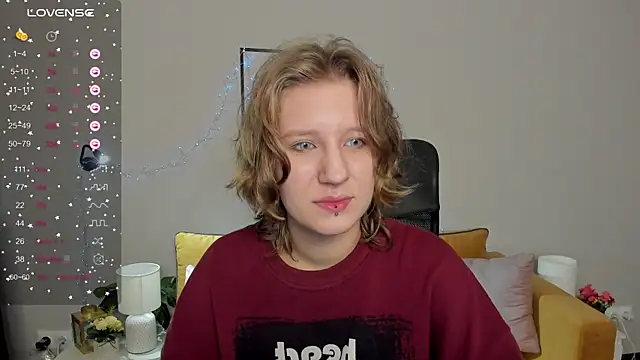 Hailey Foxy online show from 4, 10, 2025