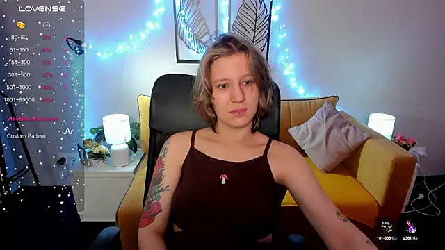 Hailey Foxy online show from 13, 10, 2025