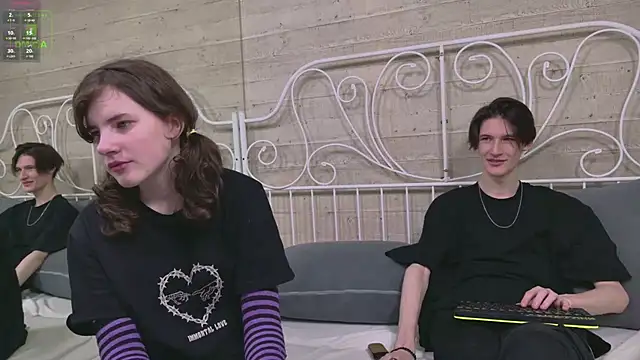 Snapshot of ViviaraNGendy chatting on 21, 9, 2025 ViviaraNGendy online show from 21, 9, 2025