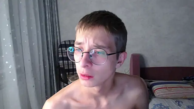 glasses cat online show from 27, 10, 2025