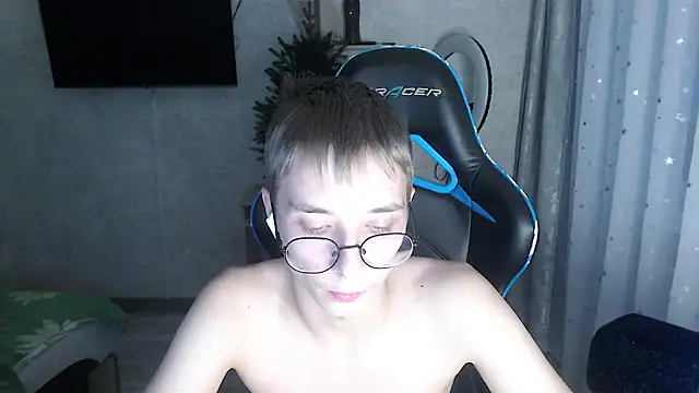 glasses cat online show from 16, 1, 2026