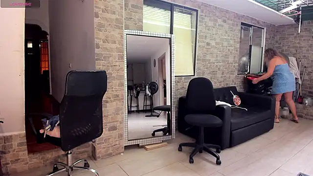  SARAI DUPONT online show from 12, 4, 2026