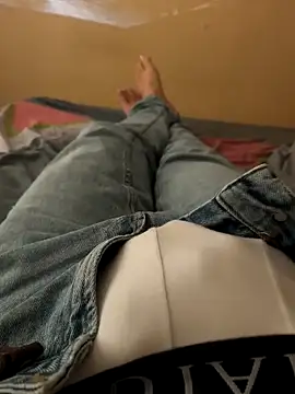 Snapshot of Normalludo0202 chatting on 11, 11, 2025 Normalludo0202 online show from 11, 11, 2025