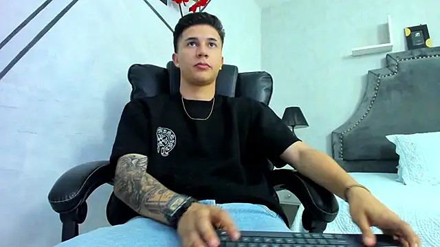 liaamsmiith  online show from 20, 11, 2025