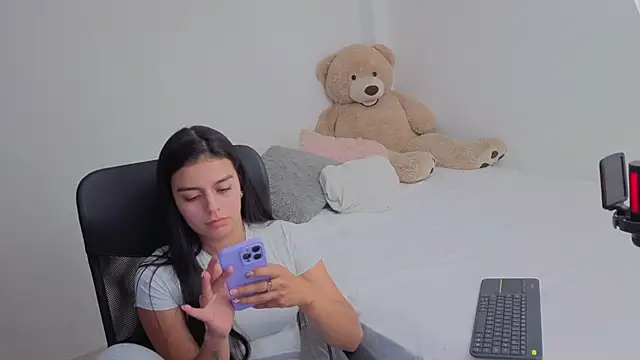 valerihouse online show from 12, 2, 2026