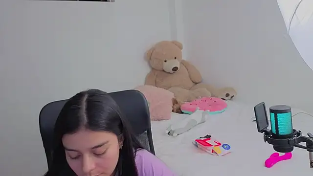 valerihouse online show from 7, 4, 2026