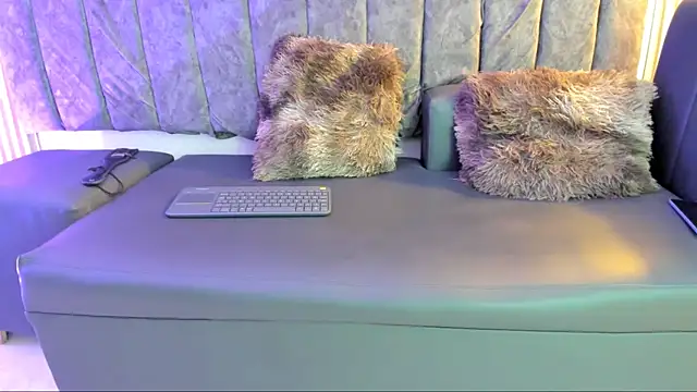 Rowan Mills online show from 26, 9, 2025