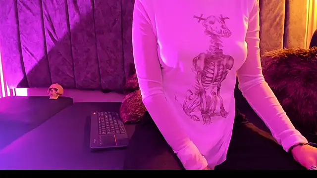 Rowan Mills online show from 3, 10, 2025