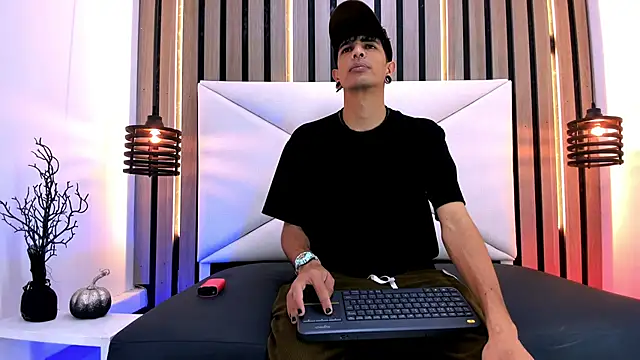 Franvill Trato online show from 22, 10, 2025