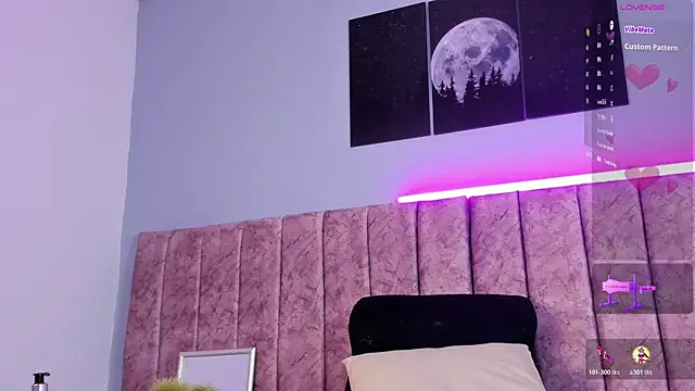 Niicolle Evanss online show from 10, 11, 2025