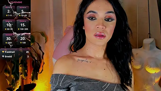 Snapshot of Cristal_Gem1 chatting on 25, 6, 2026 Cristal Gem1 online show from 25, 6, 2026