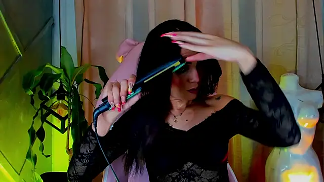 Snapshot of Cristal_Gem1 chatting on 18, 7, 2026 Cristal Gem1 online show from 18, 7, 2026