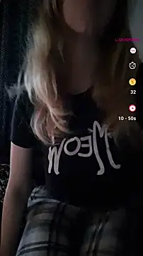 Snapshot of LyraHotty chatting on 23, 2, 2026 LyraHotty online show from 23, 2, 2026