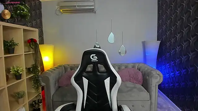 Snapshot of xPuka chatting on 9, 1, 2026 xPuka online show from 9, 1, 2026