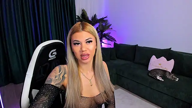 Snapshot of xPuka chatting on 24, 2, 2026 xPuka online show from 24, 2, 2026