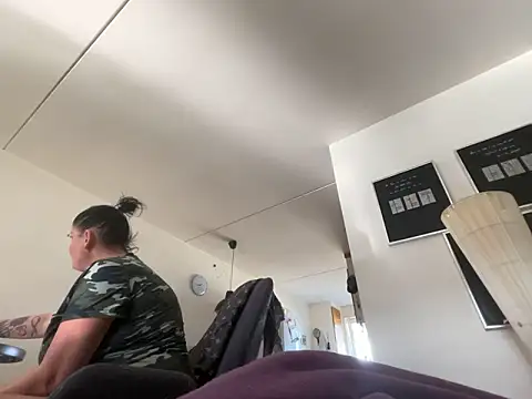 Tina-Maria online show from 18, 10, 2025