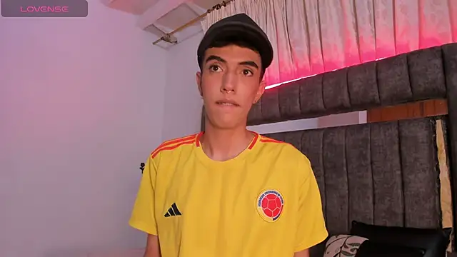 Snapshot of dylan_202520_ chatting on 11, 10, 2025 dylan 202520 online show from 11, 10, 2025