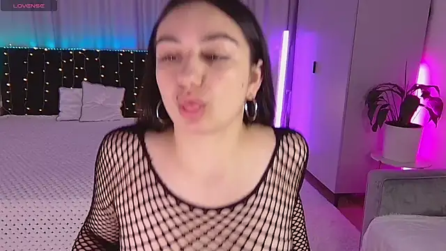 Snapshot of Lola_Sparks chatting on 20, 9, 2025 Lola Sparks online show from 20, 9, 2025