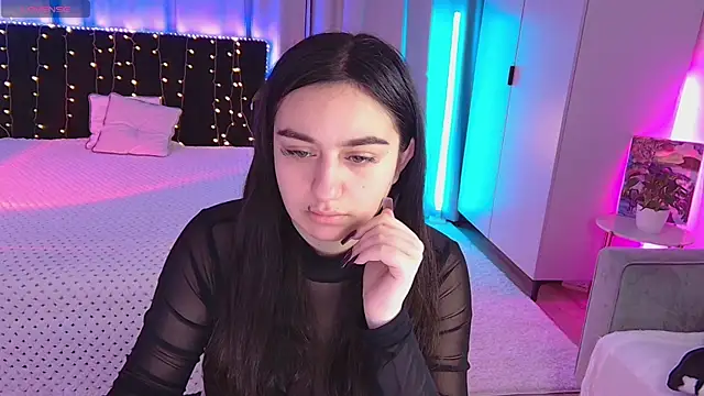 Snapshot of Lola_Sparks chatting on 6, 10, 2025 Lola Sparks online show from 6, 10, 2025