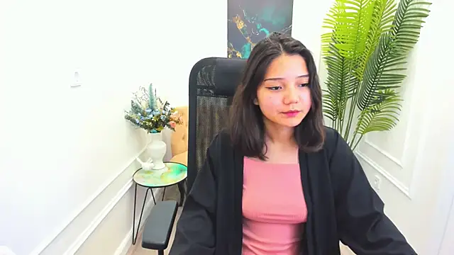 ElliVensda online show from 4, 10, 2025