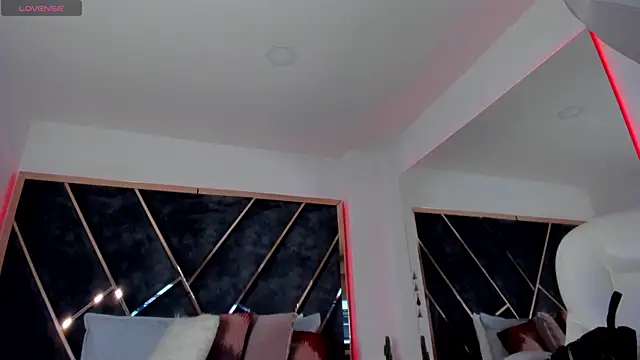 SusanaHenao online show from 10, 10, 2025