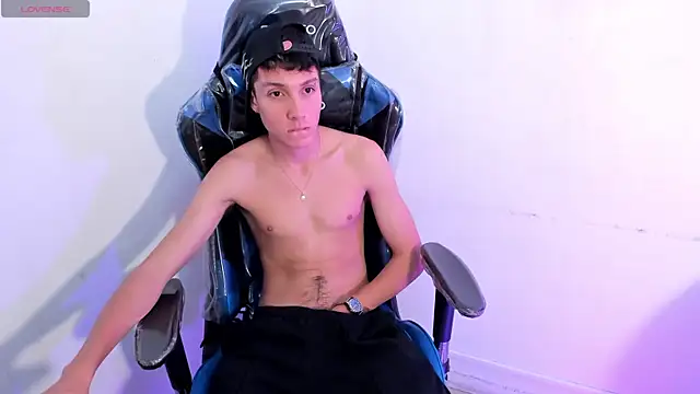 Snapshot of LittleDanny_ chatting on 11, 2, 2026 LittleDanny online show from 11, 2, 2026