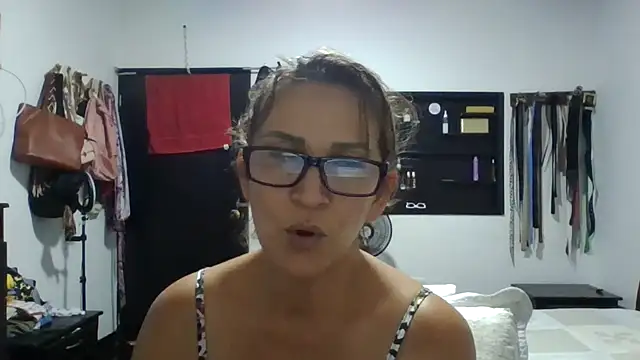 MiaVega online show from 12, 2, 2026