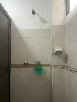 Abril monroe  online show from 15, 1, 2026