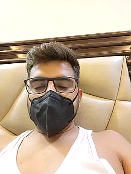 Snapshot of LoveGuruRA chatting on 13, 9, 2025 LoveGuruRA online show from 13, 9, 2025