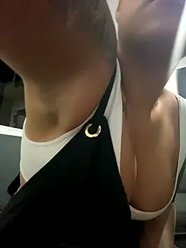 AlannaEvons online show from 15, 10, 2025