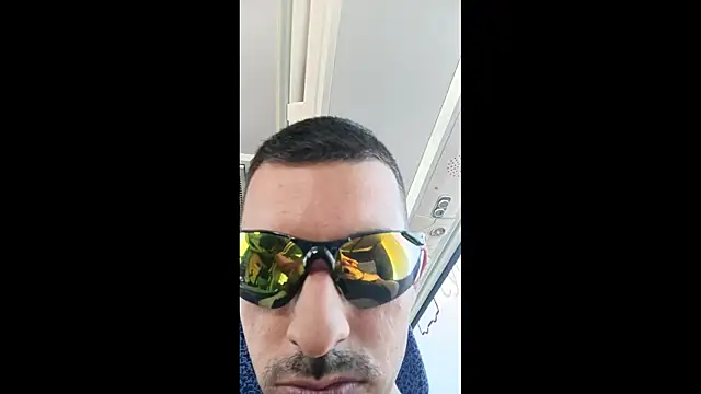 Snapshot of Greek_crazy_couple chatting on 1, 10, 2025 Greek crazy couple online show from 1, 10, 2025