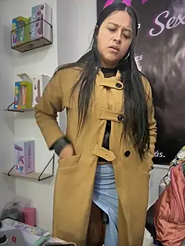 Snapshot of -Mia1 chatting on 5, 2, 2026 -Mia1 online show from 5, 2, 2026