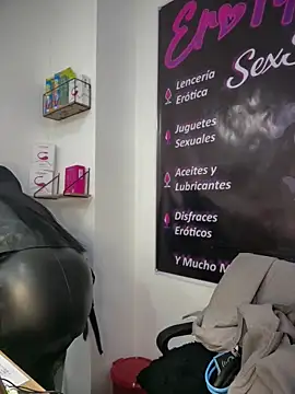 Snapshot of -Mia1 chatting on 7, 2, 2026 -Mia1 online show from 7, 2, 2026