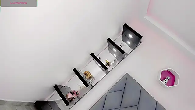 Amira Ember online show from 27, 11, 2025