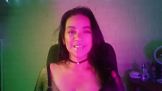 MiiaVelasquez online show from 22, 7, 2026