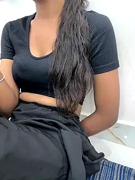 Snapshot of cute_parii_ chatting on 13, 9, 2025 cute parii  online show from 13, 9, 2025