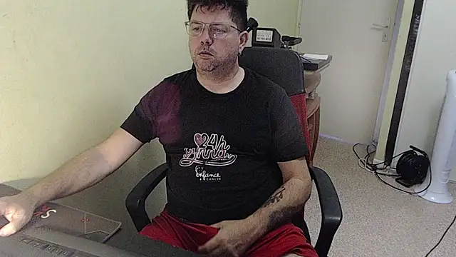 Snapshot of blueandwhite1 chatting on 25, 10, 2025 blueandwhite1 online show from 25, 10, 2025