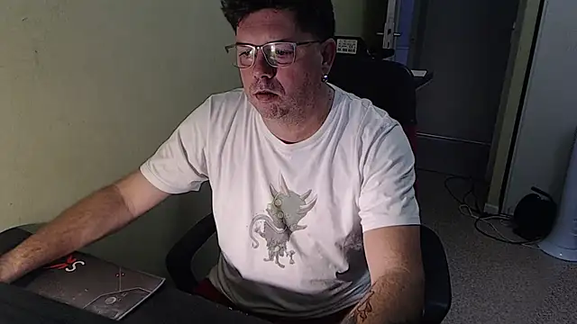 Snapshot of blueandwhite1 chatting on 5, 11, 2025 blueandwhite1 online show from 5, 11, 2025