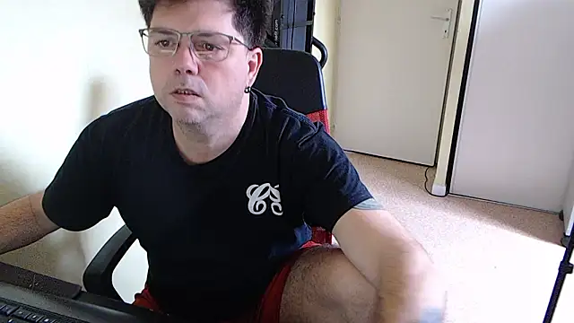 Snapshot of blueandwhite1 chatting on 1, 2, 2026 blueandwhite1 online show from 1, 2, 2026