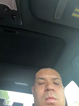 Snapshot of YadielPublic chatting on 13, 9, 2025 YadielPublic online show from 13, 9, 2025