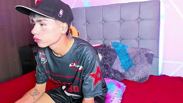 Snapshot of Playboy_Andersex chatting on 11, 9, 2025 Playboy Andersex online show from 11, 9, 2025