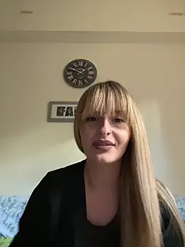 Sexy Bulgarian woman online show from 13, 1, 2026