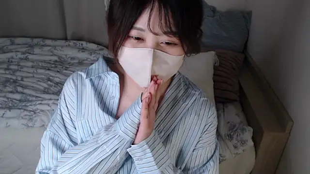 Snapshot of mi__san chatting on 27, 9, 2025 mi  san online show from 27, 9, 2025