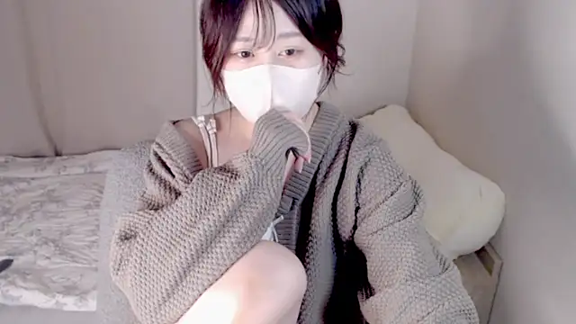 Snapshot of mi__san chatting on 21, 10, 2025 mi  san online show from 21, 10, 2025