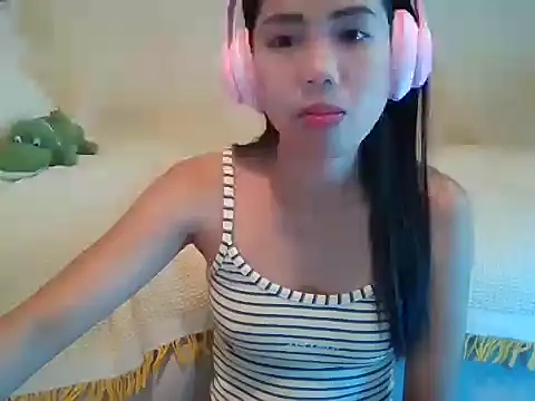 Snapshot of AnnewithanE chatting on 12, 9, 2025 AnnewithanE online show from 12, 9, 2025