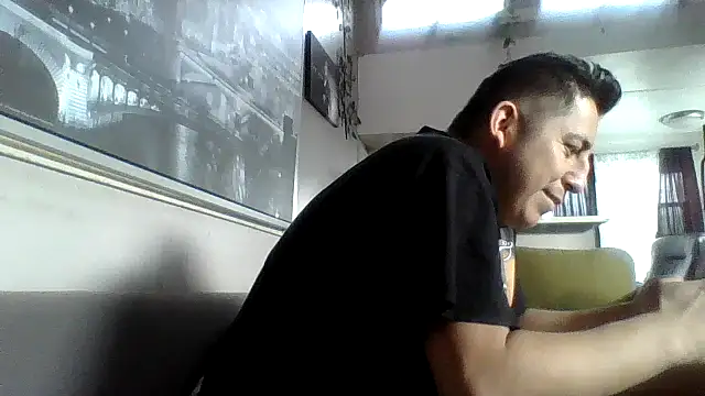 Snapshot of B3toBaby chatting on 17, 11, 2025 B3toBaby online show from 17, 11, 2025